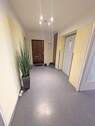 Treppenhaus 3. OG mit Aufzug - 
