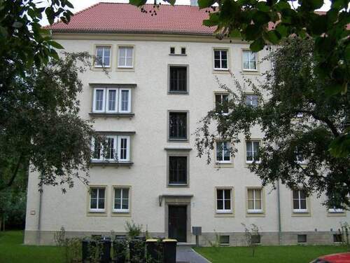 Hausansicht - Schöne 3-Raum - Dachgeschosswohnung