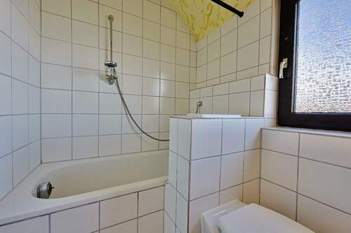 Tageslichtbad mit Wanne - 