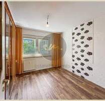 Bezugsfreie und charmante Eigentumswohnung in Friedrichshain: 2,5 Zimmer, Einbauküche und Keller - Berlin