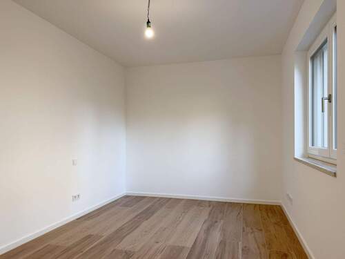 Schlafzimmer - 2 Zimmer Etagenwohnung zur Miete in München