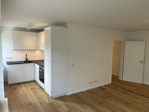 Wohnzimmer01 - 2 Zimmer Etagenwohnung in München