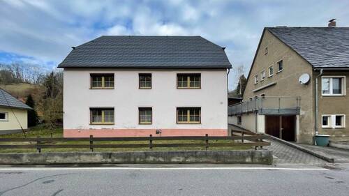 Außenansicht - Wohnen im Seidewitztal - 120.000,00&nbsp;EUR Kaufpreis, ca.&nbsp; 121,90&nbsp;m&sup2;&nbsp;Wohnfl&auml;che