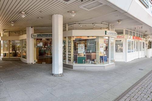 Außenansicht - Ladenlokal in Toplage mit Topmieter * ca. 90 m² mit Verkaufsgarantie ca. 41 m² Nebenfl. * hohe Laufkundschaftsfrequen...