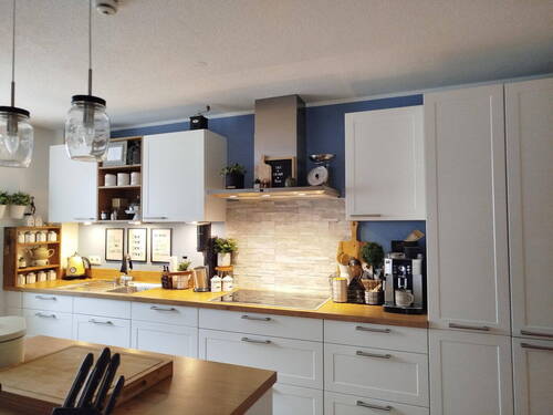 Moderne EBK,hochwertige Geräte - Barrierefreie 3,5-Zimmer EG-Wohnung mit Garten in zentraler Lage in Mössingen