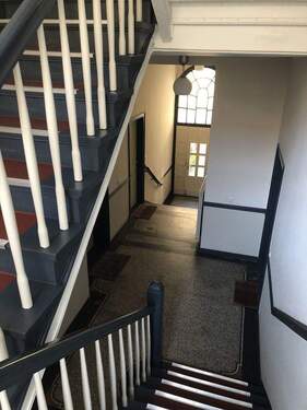 Treppenhaus - 4 Zimmer Etagenwohnung zur Miete in Hannover