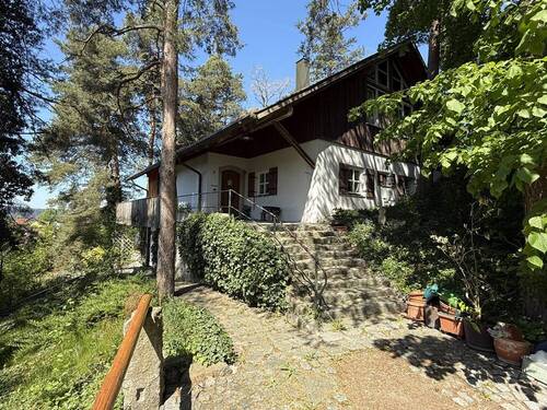 Bild 1 - RESERVIERT - Wohnhaus in idyllischer Lage mit Carport und zwei Schuppen