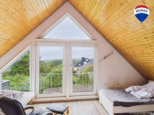 RE/MAX Immobilien DeLux Einfamilienhaus Wallerfangen-Oberlimberg Studio - 