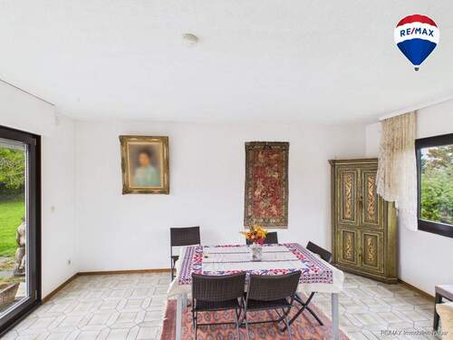 RE/MAX Immobilien DeLux Einfamilienhaus Wallerfangen-Oberlimberg Bibliothek - Einfamilienhaus mit 184,00 m² in Wallerfangen / Oberlimberg zum Kaufen