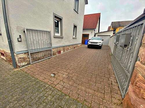 Hofansicht (Kfz-Stellplätze) - 