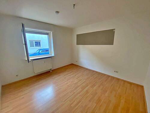 Schlafzimmer (EG) - Mehrfamilienhaus, Wohnhaus mit 140,00 m&sup2; in Kleinostheim zum Kaufen