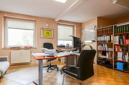 Büro 1 - 