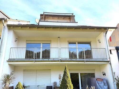 IMG_2049.JPG - Frei ab sofort 3-Zimmerwohnung im Erdgeschoss im 3 Familienhaus mit überdachtem Balkon