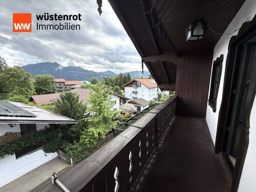 Südwestbalkon - Etagenwohnung mit 86,80 m&sup2; in Tegernsee zum Kaufen