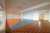 Gewerbefläche EG - 9 Zimmer Mehrfamilienhaus, Wohnhaus in Schwörstadt