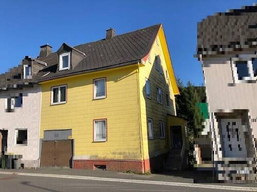 Ansicht - Provisionsfrei: 3-Familienhaus mit Ausbaupotenzial und Garten in Tettau