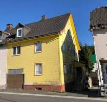 Provisionsfrei: 3-Familienhaus mit Ausbaupotenzial und Garten in Tettau
