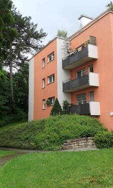 Haus - Dachterrassenwohnung! Gepflegte 3-Zimmer-Wohnung großzügiger Dachterrasse in Krailling