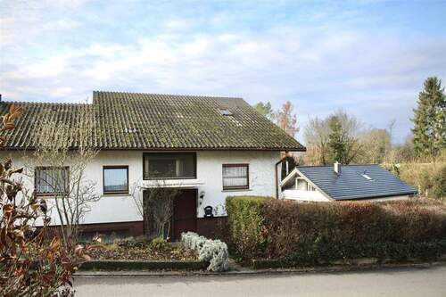 Hausansicht - 9 Zimmer Einfamilienhaus zum Kaufen in Mauer