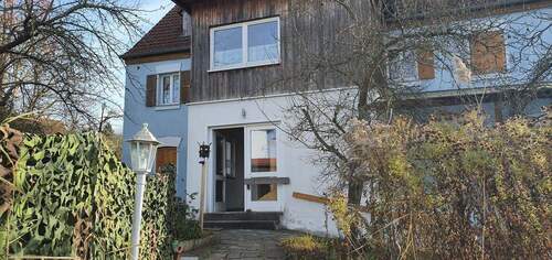 Hausansicht - Perfekt für Pendler & Singles - frisch renovierte 2-Zimmer-Wohnung in Weihenzell