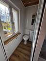 kleines Badezimmer mit WC - 
