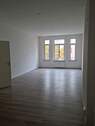 Wohnzimmer - Schöne, helle 4- und 5 - Zimmer-Wohnung mit Balkon in Magdeburg - 122 m² und 135 m²
