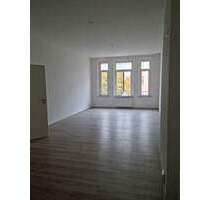Schöne, helle 4- und 5 - Zimmer-Wohnung mit Balkon in Magdeburg - 122 m² und 135 m²