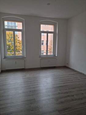 1. Zimmer - 4 Zimmer Etagenwohnung in Magdeburg