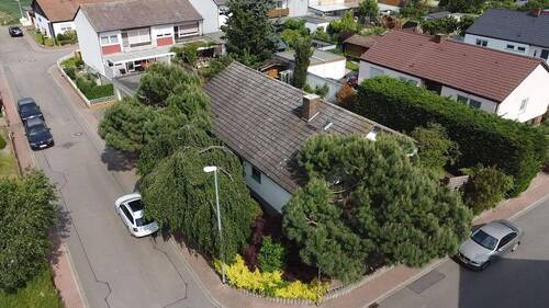 Bild 1 - Provisionsfreies Einfamilienhaus mit 594 m² Grundstück, Südgarten, Doppelgarage, Sauna