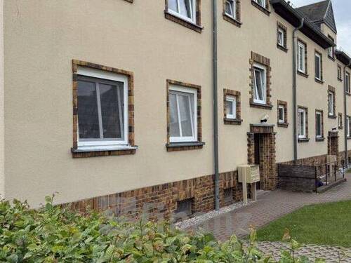 Ansicht Rückseite - 3 Zimmer Etagenwohnung zur Miete in Gersdorf