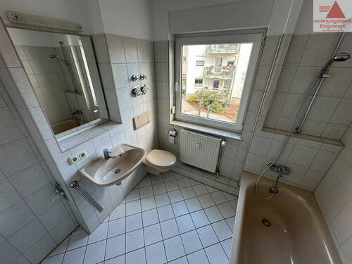 Bad - Etagenwohnung mit 58,00 m² in Glauchau zur Miete