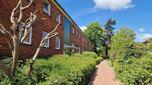 Zugang zum Haus - 3 Zimmer Etagenwohnung zum Kaufen in Rendsburg