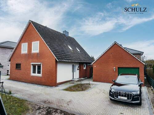 Ansicht vorne - Lebensqualität pur: Willkommen daheim! Frisch renoviertes Einfamilienhaus!