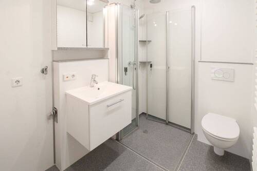Bad mit Dusche und WM - 