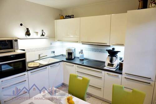 Einbauküche - 4 Zimmer Mehrfamilienhaus, Wohnhaus in Holthusen