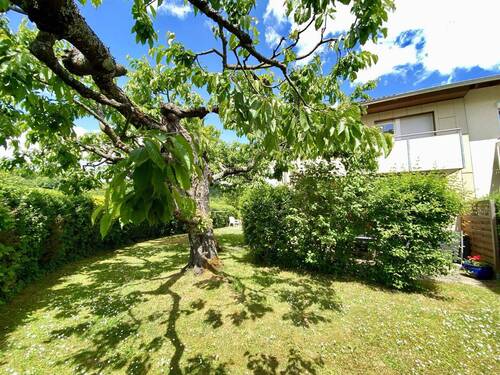 Außenansicht - Doppelhaushälfte mit Gartenidylle