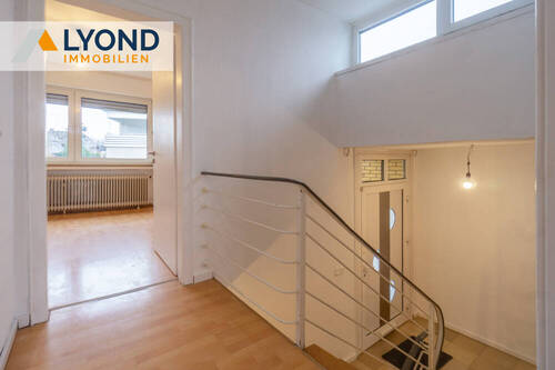 Flur / Zugang 1. Schlafzimmer - 