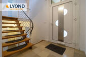 Eingangsbereich / Treppenhaus - 