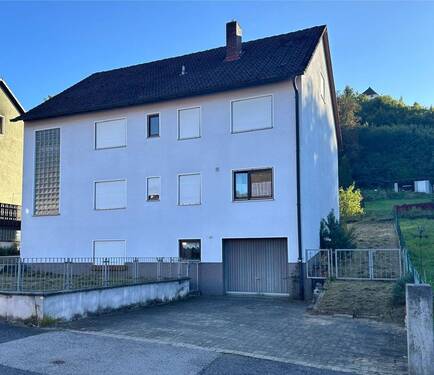 außenansicht-1.jpg - 8 Zimmer Mehrfamilienhaus, Wohnhaus zum Kaufen in Hartenstein