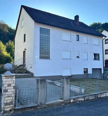 außenansicht-2.jpg - 8 Zimmer Mehrfamilienhaus, Wohnhaus in Hartenstein