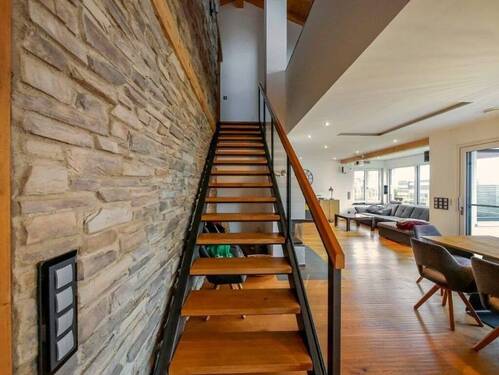 Treppe - Einfamilienhaus mit 194,60 m&sup2; in Ainring zum Kaufen