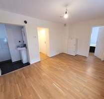 Teilmöblierte 2 Zimmer-Wohnung für Singles und Paare in ruhiger Lage! - Stuttgart Obertürkheim