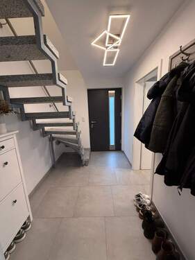 Flur - Einfamilienhaus mit 110,00 m&sup2; in Kölleda zur Miete