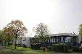 Bild 1 - Gepflegtes Bürogebäude+IndustriehalleLagerhalle 2 Garagen 33 PKW-Stellplätze + Bauplatz für Anbau