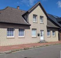 PROVISIONSFREI für den Käufer! Solides Einfamilienhaus mit Garage! - Krempe