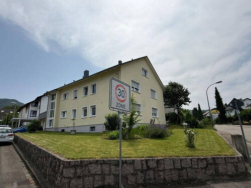 Haus_2 - Schöne 4-Zimmerwohnung mit Terrasse, großem Garten und EBK o. Makler!!!