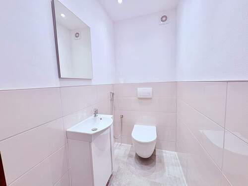 separates WC Einliegerwohnung - 