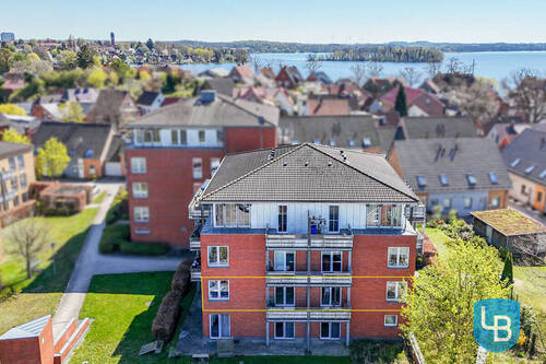 Hausansicht seitlich - 3 Zimmer Etagenwohnung zum Kaufen in Plön