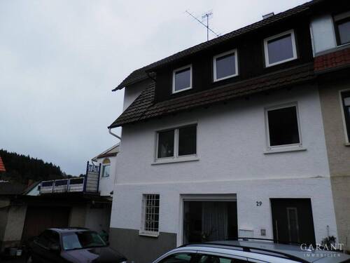 Haausansicht - Bezahlbares Haus auch für die etwas größere Familie