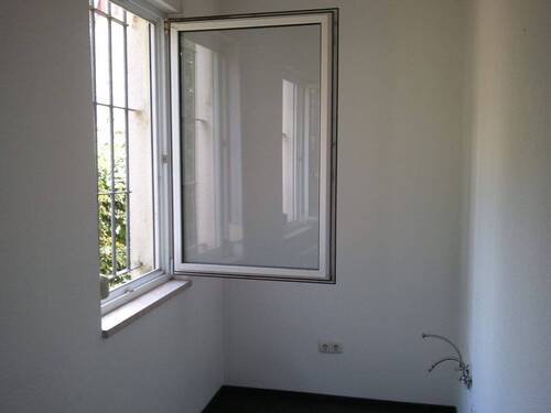 Küche mit Fenster und Rollläden - 